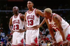 字母哥290万美元续约雄鹿，NBA雄鹿队新赛季展望：锁定薪资空间，争冠前景光明